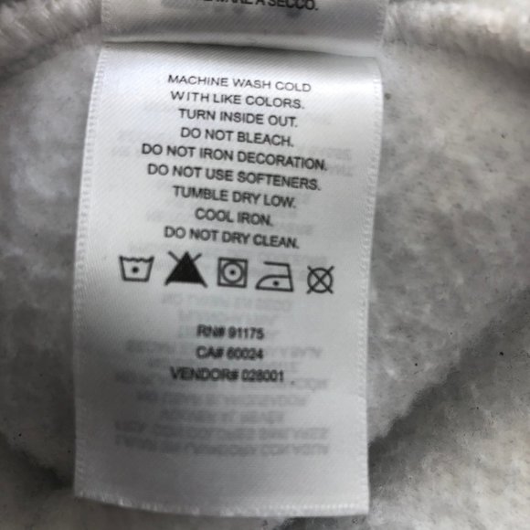 FILA White Hoodie Sherpa Fuzzy Fleece Crop Jacket Pullover Size Medium - Picture 10 of 10